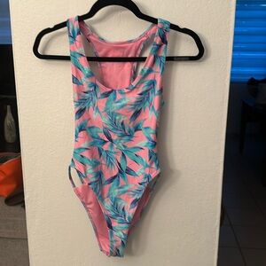 Forever 21 one pieces swimsuit
